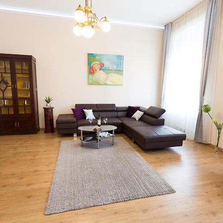 Elegant Apartment With Buda Castle View Budapeste Exterior foto