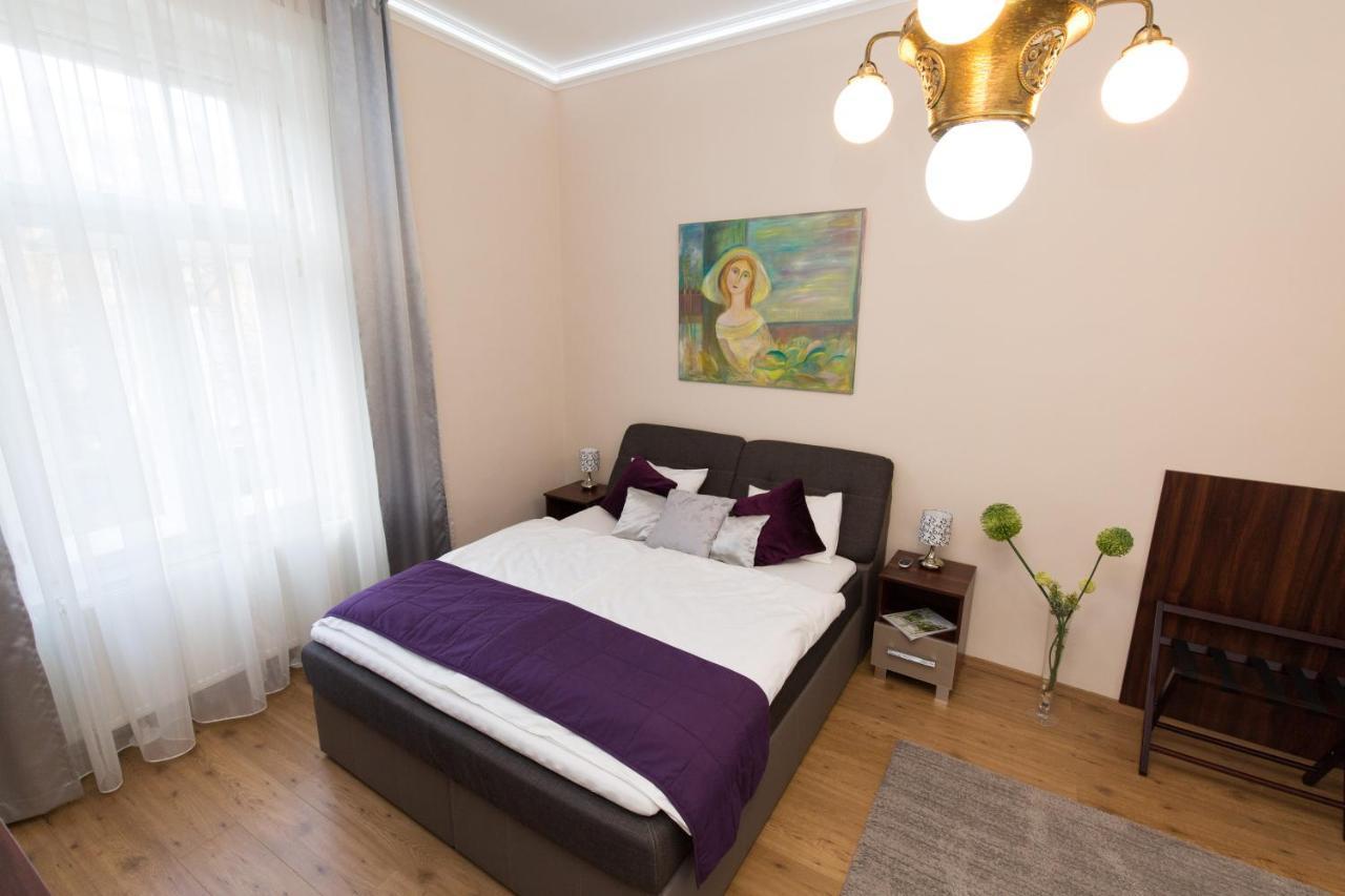 Elegant Apartment With Buda Castle View Budapeste Exterior foto