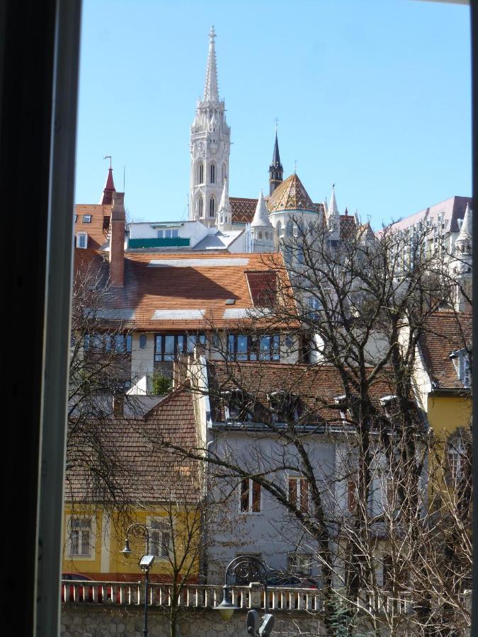 Elegant Apartment With Buda Castle View Budapeste Exterior foto