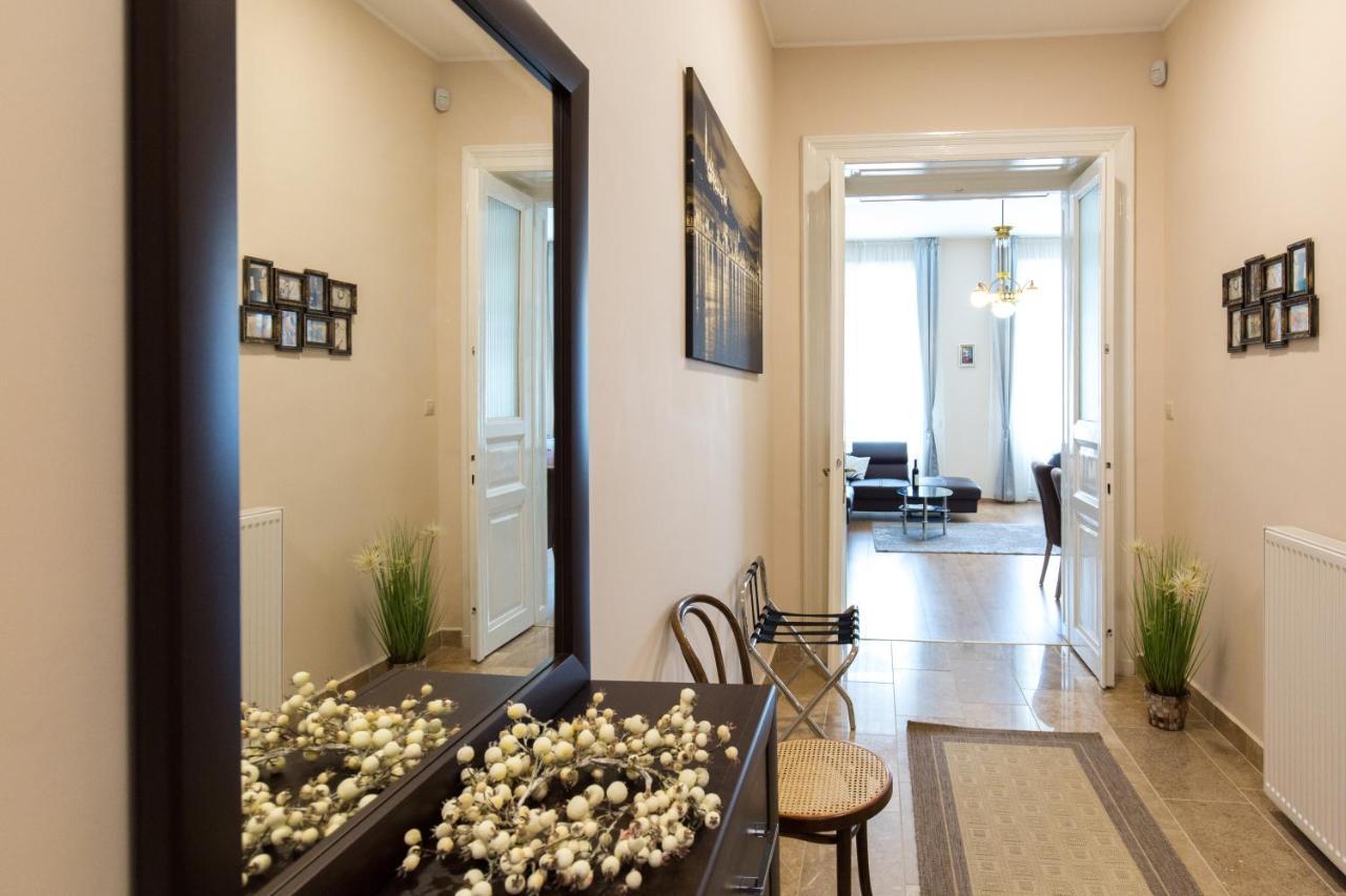 Elegant Apartment With Buda Castle View Budapeste Exterior foto